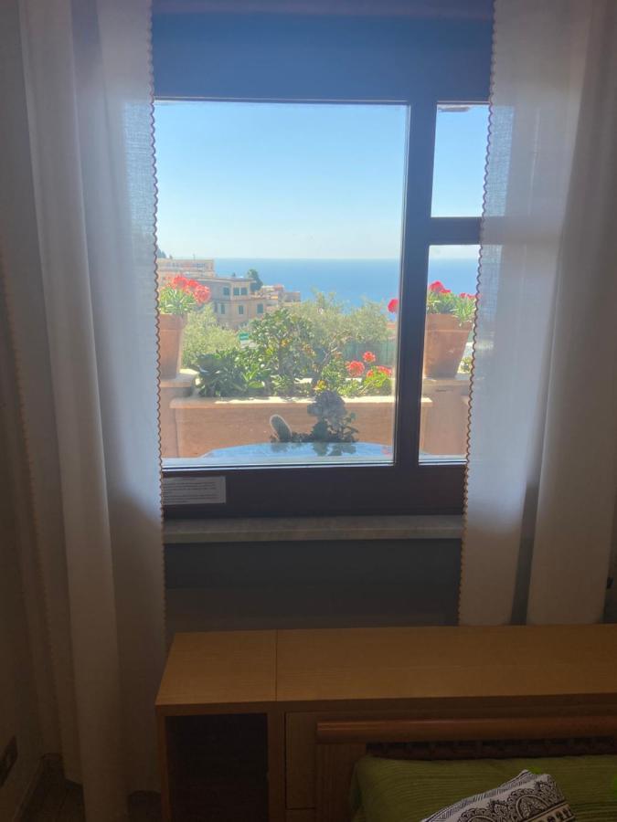 Villa Centaurea Apartment With Private Parking タオルミーナ エクステリア 写真